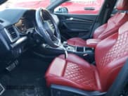 ✅ 2018 Audi SQ5 Premium Plus • VIN: WA1A4AFY6J2177258 • Лот: 37981613. Опубликован ранее на Copart с пробегом 49 805 миль. Бесплатный доступ к архиву аукционных продаж из США и подробный отчёт об истории автомобиля на DreamBid. Изображение 7.