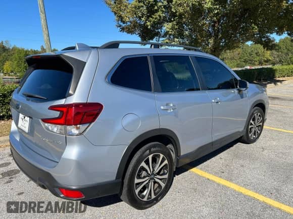 2020 Subaru Forester Limited z VIN JF2SKASC1LH526483, wystawiony jako Copart lot #91296095 z przebiegiem 127 500 mil mil oraz Czysty tytuł • Clean title. Historia ofert i sprzedaży dostępna na DreamBid. Obrazek 4.