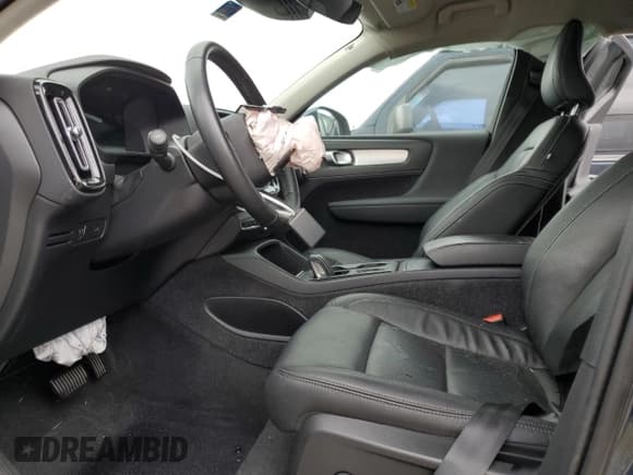 ✅ 2021 Volvo XC40 Momentum • VIN: YV4162UK3M2600822 • Lot: 49865463. Listed on Copart with 74,340 mi. Free auction sales archive from the USA and detailed vehicle history report at DreamBid. Image 7.