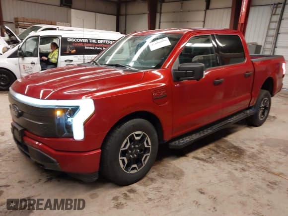 ✅ 2023 Ford F-150 Lightning Pro • VIN: 1FTVW1EL9PWG03257 • Лот: 41686806. Опубликован ранее на IAAI с пробегом 38 152 миль. Бесплатный доступ к архиву аукционных продаж из США и подробный отчёт об истории автомобиля на DreamBid. Изображение 2.