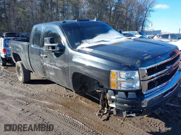 ✅ 2009 Chevrolet Silverado 2500HD LT • VIN: 1GCHK59K29E161027 • Lot: 41596177. Listed on IAAI with 199,538 mi. Free auction sales archive from the USA and detailed vehicle history report at DreamBid. Image 1.