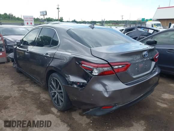 2022 Toyota Camry Hybrid XLE with VIN 4T1F31AK0NU589375, listed as a IAAI auction lot 42600441 with 28,781 mi miles and . Bid and sale history available at DreamBid. Image 3.