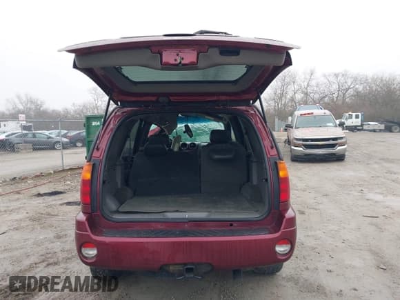 ✅ 2004 GMC Envoy SLE • VIN: 1GKDT13S742294622 • Lot: 41562352. Listed on IAAI with Not provided. Free auction sales archive from the USA and detailed vehicle history report at DreamBid. Image 16.