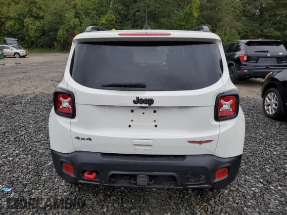 ✅ 2022 Jeep Renegade Trailhawk • VIN: ZACNJDC13NPN53285 • Lot: 67205835. Wystawiony na Copart z przebiegiem 35 195 mil. Bezpłatny archiwum sprzedaży aukcyjnych z USA i szczegółowy raport historii pojazdu na DreamBid. Zdjęcie 6.