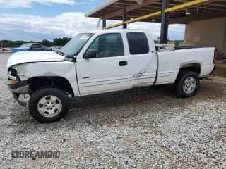 2000 Chevrolet Silverado 1500 LS with VIN 1GCEK19T3YE223182, listed as a Copart auction lot 54428575 with 274,754 mi miles and Salvage title. Bid and sale history available at DreamBid. Image 1.