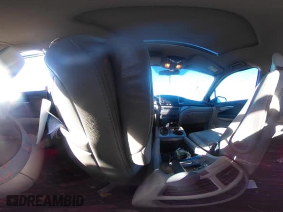 ✅ 2017 Honda Pilot EX-L • VIN: 5FNYF6H5XHB098584 • Lot: 43664045. Listed on IAAI with 119,767 mi. Free auction sales archive from the USA and detailed vehicle history report at DreamBid. Image 18.