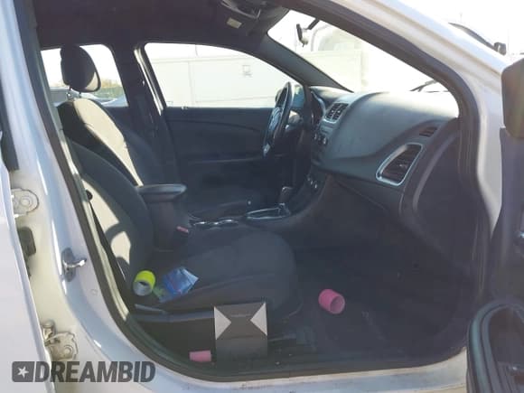 ✅ 2012 Dodge Avenger SXT • VIN: 1C3CDZCB2CN212137 • Lot: 43633218. Listed on IAAI with 121,702 mi. Free auction sales archive from the USA and detailed vehicle history report at DreamBid. Image 5.