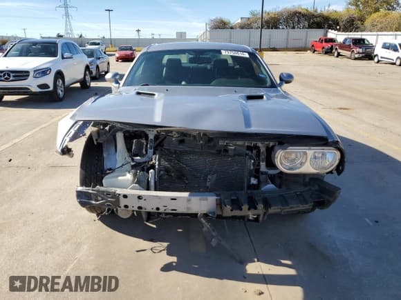 ✅ 2014 Dodge Challenger R/T Classic • VIN: 2C3CDYBT7EH105133 • Lot: 79758614. Wystawiony na Copart z przebiegiem Nie podano. Bezpłatny archiwum sprzedaży aukcyjnych z USA i szczegółowy raport historii pojazdu na DreamBid. Zdjęcie 5.