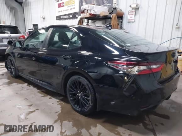 2021 Toyota Camry SE with VIN 4T1G11BK9MU039177, listed as a IAAI auction lot 41620346 with 85,950 mi miles and . Bid and sale history available at DreamBid. Image 3.