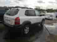 2007 Hyundai Tucson SE z VIN KM8JN72D27U569221, wystawiony jako Copart lot #74250944 z przebiegiem 195 097 mil mil oraz Szkoda całkowita • Salvage title. Historia ofert i sprzedaży dostępna na DreamBid. Obrazek 3.