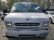 ✅ 1999 Ford Econoline Passenger XL • VIN: 1FBSS31LXXHA39417 • Lot: 52817645. Wystawiony na Copart z przebiegiem 109 930 mil. Bezpłatny archiwum sprzedaży aukcyjnych z USA i szczegółowy raport historii pojazdu na DreamBid. Zdjęcie 5.