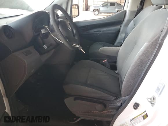 ✅ 2014 Nissan NV200 SV • VIN: 3N6CM0KN4EK701308 • Lot: 82703475. Wystawiony na Copart z przebiegiem 194 522 mil. Bezpłatny archiwum sprzedaży aukcyjnych z USA i szczegółowy raport historii pojazdu na DreamBid. Zdjęcie 7.