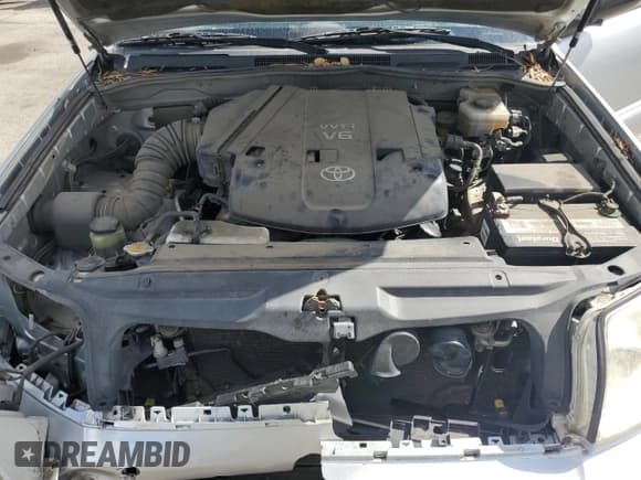 ✅ 2004 Toyota 4Runner SR5 • VIN: JTEZU14R140025663 • Лот: 84473005. Опубликован ранее на Copart с пробегом 265 556 миль. Бесплатный доступ к архиву аукционных продаж из США и подробный отчёт об истории автомобиля на DreamBid. Изображение 11.