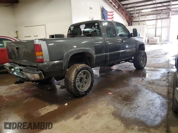 ✅ 2002 Chevrolet Silverado 2500HD LS • VIN: 1GCHK29102E189856 • Лот: 93117935. Опубликован ранее на Copart с пробегом Не указан. Бесплатный доступ к архиву аукционных продаж из США и подробный отчёт об истории автомобиля на DreamBid. Изображение 3.