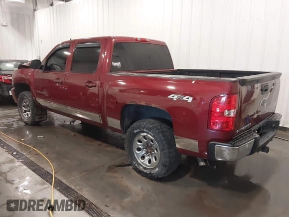 ✅ 2013 Chevrolet Silverado 1500 LTZ • VIN: 3GCPKTE70DG364758 • Lot: 42200342. Wystawiony na IAAI z przebiegiem 180 596 mil. Bezpłatny archiwum sprzedaży aukcyjnych z USA i szczegółowy raport historii pojazdu na DreamBid. Zdjęcie 3.