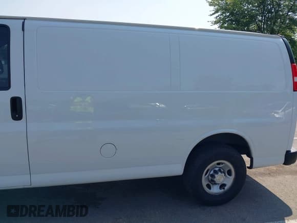 ✅ 2021 Chevrolet Express Cargo • VIN: 1GCWGAFP0M1181312 • Lot: 42419790. Listed on IAAI with 110,271 mi. Free auction sales archive from the USA and detailed vehicle history report at DreamBid. Image 6.