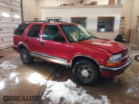 ✅ 2001 Chevrolet Blazer LT • VIN: 1GNDT13W912116275 • Lot: 41576074. Wystawiony na IAAI z przebiegiem 362 654 mil. Bezpłatny archiwum sprzedaży aukcyjnych z USA i szczegółowy raport historii pojazdu na DreamBid. Zdjęcie 1.