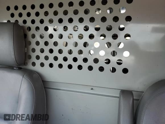 ✅ 2018 Ford Transit • VIN: 1FTYE9ZM6JKA67822 • Lot: 65630304. Wystawiony na Copart z przebiegiem 182 049 mil. Bezpłatny archiwum sprzedaży aukcyjnych z USA i szczegółowy raport historii pojazdu na DreamBid. Zdjęcie 10.