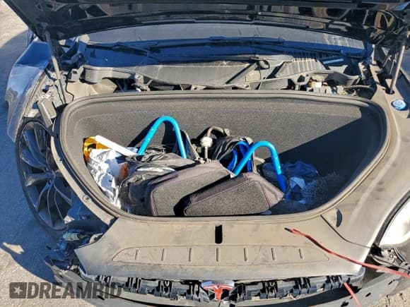 ✅ 2017 Tesla Model X P100D • VIN: 5YJXCBE44HF051687 • Lot: 94792735. Wystawiony na Copart z przebiegiem 131 314 mil. Bezpłatny archiwum sprzedaży aukcyjnych z USA i szczegółowy raport historii pojazdu na DreamBid. Zdjęcie 12.