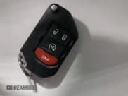 ✅ 2020 Jeep Wrangler Unlimited Sport Altitude • VIN: 1C4HJXDG7LW259232 • Lot: 41952458. Wystawiony na IAAI z przebiegiem 53 579 mil. Bezpłatny archiwum sprzedaży aukcyjnych z USA i szczegółowy raport historii pojazdu na DreamBid. Zdjęcie 11.