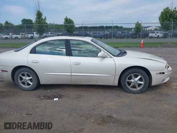 ✅ 2002 Oldsmobile Aurora • VIN: 1G3GR64H924169677 • Lot: 42645166. Listed on IAAI with 109,081 mi. Free auction sales archive from the USA and detailed vehicle history report at DreamBid. Image 13.
