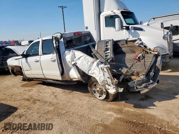✅ 2018 Chevrolet Silverado 2500HD LT • VIN: 1GC1KVEG1JF192271 • Lot: 82311435. Wystawiony na Copart z przebiegiem Nie podano. Bezpłatny archiwum sprzedaży aukcyjnych z USA i szczegółowy raport historii pojazdu na DreamBid. Zdjęcie 2.