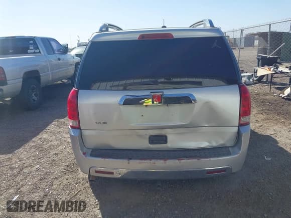 ✅ 2006 Saturn VUE • VIN: 5GZCZ33D66S818461 • Lot: 41611169. Wystawiony na IAAI z przebiegiem 215 845 mil. Bezpłatny archiwum sprzedaży aukcyjnych z USA i szczegółowy raport historii pojazdu na DreamBid. Zdjęcie 6.