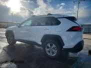 ✅ 2022 Toyota RAV4 XLE • VIN: 2T3P1RFV8NW309981 • Lot: 83869275. Wystawiony na Copart z przebiegiem 39 558 mil. Bezpłatny archiwum sprzedaży aukcyjnych z USA i szczegółowy raport historii pojazdu na DreamBid. Zdjęcie 2.