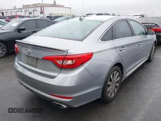 2015 Hyundai Sonata Limited с VIN 5NPE34AF0FH107536, выставлен на аукционе IAAI как лот 41527634 с пробегом 119 643 миль миль и . История ставок и продаж доступна на DreamBid. Изображение 4.