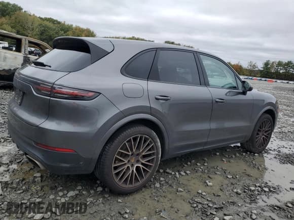✅ 2021 Porsche Cayenne • VIN: WP1AA2AY7MDA07929 • Lot: 86522305. Listed on Copart with 102,539 mi. Free auction sales archive from the USA and detailed vehicle history report at DreamBid. Image 3.
