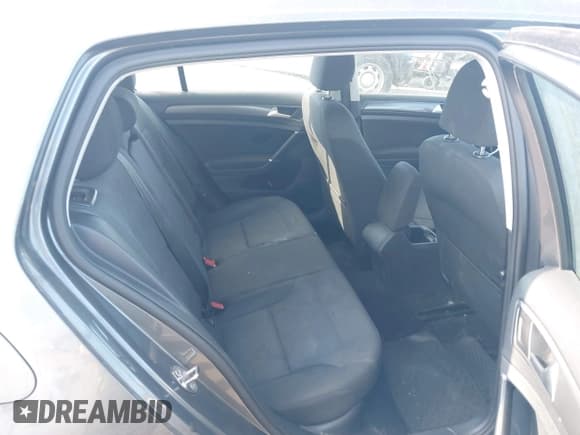 ✅ 2019 Volkswagen Golf S • VIN: 3VWG57AU7KM020916 • Lot: 43420464. Wystawiony na IAAI z przebiegiem 94 452 mil. Bezpłatny archiwum sprzedaży aukcyjnych z USA i szczegółowy raport historii pojazdu na DreamBid. Zdjęcie 8.