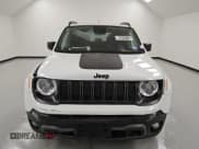 ✅ 2023 Jeep Renegade Trailhawk • VIN: ZACNJDC13PPP22496 • Lot: 86849795. Wystawiony na Copart z przebiegiem 46 492 mil. Bezpłatny archiwum sprzedaży aukcyjnych z USA i szczegółowy raport historii pojazdu na DreamBid. Zdjęcie 5.