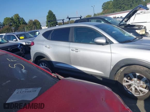 ✅ 2019 Hyundai Tucson SE • VIN: KM8J23A41KU052763 • Лот: 43266597. Опубликован ранее на IAAI с пробегом 95 094 миль. Бесплатный доступ к архиву аукционных продаж из США и подробный отчёт об истории автомобиля на DreamBid. Изображение 13.