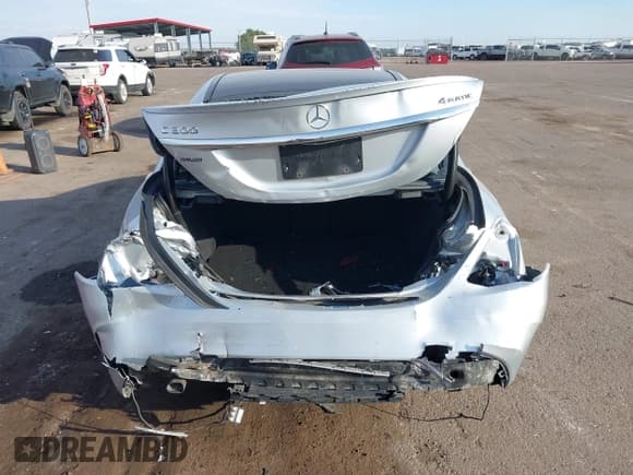 ✅ 2016 Mercedes-Benz C 300 Luxury • VIN: 55SWF4KBXGU110644 • Lot: 43338357. Wystawiony na IAAI z przebiegiem 78 841 mil. Bezpłatny archiwum sprzedaży aukcyjnych z USA i szczegółowy raport historii pojazdu na DreamBid. Zdjęcie 17.