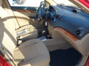 ✅ 2011 Chevrolet Aveo 1LT • VIN: KL1TD5DE9BB185331 • Lot: 41580030. Wystawiony na IAAI z przebiegiem 119 501 mil. Bezpłatny archiwum sprzedaży aukcyjnych z USA i szczegółowy raport historii pojazdu na DreamBid. Zdjęcie 5.