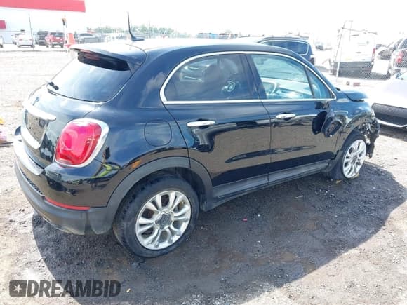 ✅ 2017 FIAT 500X Lounge • VIN: ZFBCFXDB8HP517262 • Lot: 42649329. Listed on IAAI with 177,325 mi. Free auction sales archive from the USA and detailed vehicle history report at DreamBid. Image 4.