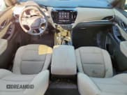 ✅ 2023 Chevrolet Traverse LS • VIN: 1GNERFKW0PJ319698 • Lot: 85741975. Wystawiony na Copart z przebiegiem 42 554 mil. Bezpłatny archiwum sprzedaży aukcyjnych z USA i szczegółowy raport historii pojazdu na DreamBid. Zdjęcie 8.