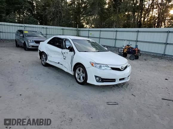 ✅ 2014 Toyota Camry SE • VIN: 4T1BF1FK2EU791603 • Lot: 93315145. Listed on Copart with 247,839 mi. Free auction sales archive from the USA and detailed vehicle history report at DreamBid. Image 13.