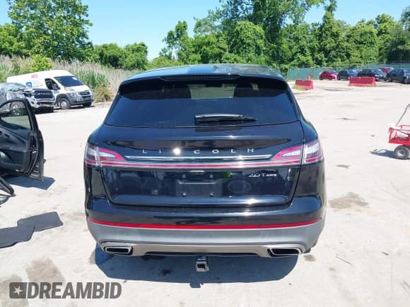 ✅ 2019 Lincoln Nautilus Select • VIN: 2LMPJ8K93KBL48124 • Lot: 42388197. Wystawiony na IAAI z przebiegiem 62 814 mil. Bezpłatny archiwum sprzedaży aukcyjnych z USA i szczegółowy raport historii pojazdu na DreamBid. Zdjęcie 16.