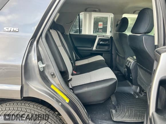 ✅ 2015 Toyota 4Runner Limited • VIN: JTEBU5JR8F5218069 • Lot: 93520175. Wystawiony na Copart z przebiegiem 201 612 mil. Bezpłatny archiwum sprzedaży aukcyjnych z USA i szczegółowy raport historii pojazdu na DreamBid. Zdjęcie 6.