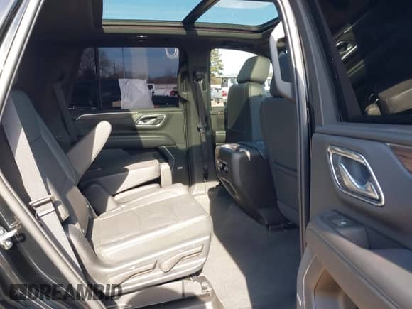 2022 Chevrolet Tahoe Z71 z VIN 1GNSKPKD1NR185780, wystawiony jako IAAI lot #41301544 z przebiegiem 54 359 mil mil oraz . Historia ofert i sprzedaży dostępna na DreamBid. Obrazek 8.