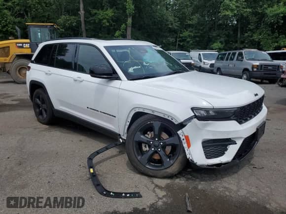 2023 Jeep Grand Cherokee Altitude X with VIN 1C4RJHAG2P8882976, listed as a Copart auction lot 64212725 with 28,574 mi miles and Salvage title. Bid and sale history available at DreamBid. Image 4.