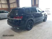 ✅ 2022 Volkswagen Atlas SE • VIN: 1V2KP2CA5NC509929 • Lot: 42231410. Listed on IAAI with 84,678 mi. Free auction sales archive from the USA and detailed vehicle history report at DreamBid. Image 4.