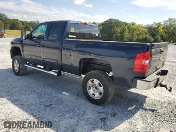 ✅ 2011 Chevrolet Silverado 1500 LS • VIN: 1GCRCREA0BZ463338 • Лот: 70167764. Опубликован ранее на Copart с пробегом 162 783 миль. Бесплатный доступ к архиву аукционных продаж из США и подробный отчёт об истории автомобиля на DreamBid. Изображение 2.