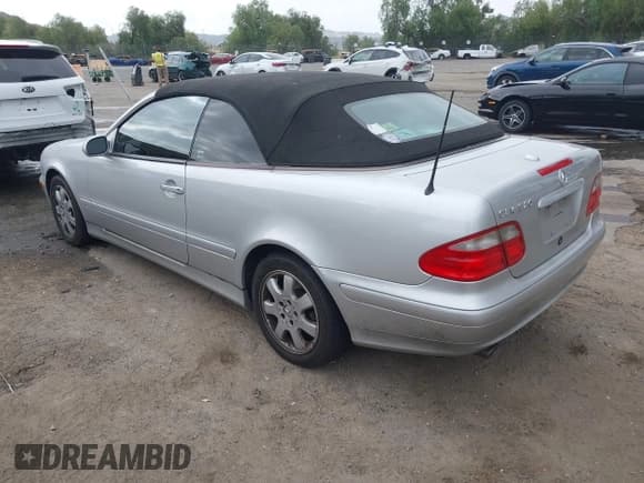 ✅ 2001 Mercedes-Benz CLK 320/430 • VIN: WDBLK65G71T075969 • Lot: 42103313. Wystawiony na IAAI z przebiegiem 172 182 mil. Bezpłatny archiwum sprzedaży aukcyjnych z USA i szczegółowy raport historii pojazdu na DreamBid. Zdjęcie 3.