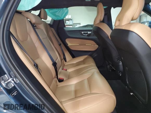 ✅ 2019 Volvo XC60 Inscription • VIN: LYV102RL6KB246814 • Lot: 64634585. Listed on Copart with 81,691 mi. Free auction sales archive from the USA and detailed vehicle history report at DreamBid. Image 11.