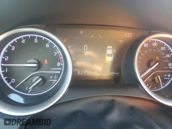 2021 Toyota Camry LE z VIN 4T1C11BK6MU025946, wystawiony jako Copart lot #71301635 z przebiegiem 76 399 mil mil oraz Szkoda całkowita • Salvage title. Historia ofert i sprzedaży dostępna na DreamBid. Obrazek 9.