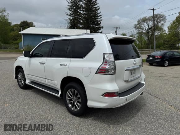✅ 2014 Lexus GX 460 Luxury • VIN: JTJJM7FX5E5072387 • Lot: 57472995. Wystawiony na Copart z przebiegiem 161 457 mil. Bezpłatny archiwum sprzedaży aukcyjnych z USA i szczegółowy raport historii pojazdu na DreamBid. Zdjęcie 3.