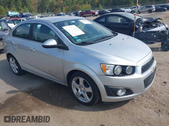 ✅ 2015 Chevrolet Sonic LTZ • VIN: 1G1JE5SB5F4208001 • Лот: 43265980. Размещён на IAAI с пробегом 112 924 миль миль. Получите бесплатный доступ к архиву аукционных продаж из США и посмотрите подробный отчёт об истории автомобиля на DreamBid. Изображение 1.