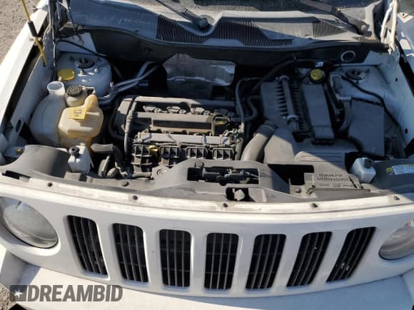 ✅ 2009 Jeep Patriot Sport • VIN: 1J4FT28A39D195618 • Lot: 71017635. Listed on Copart with 117,934 mi. Free auction sales archive from the USA and detailed vehicle history report at DreamBid. Image 11.